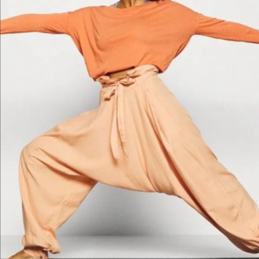 BoGo free 🖤 Free people wade away paints